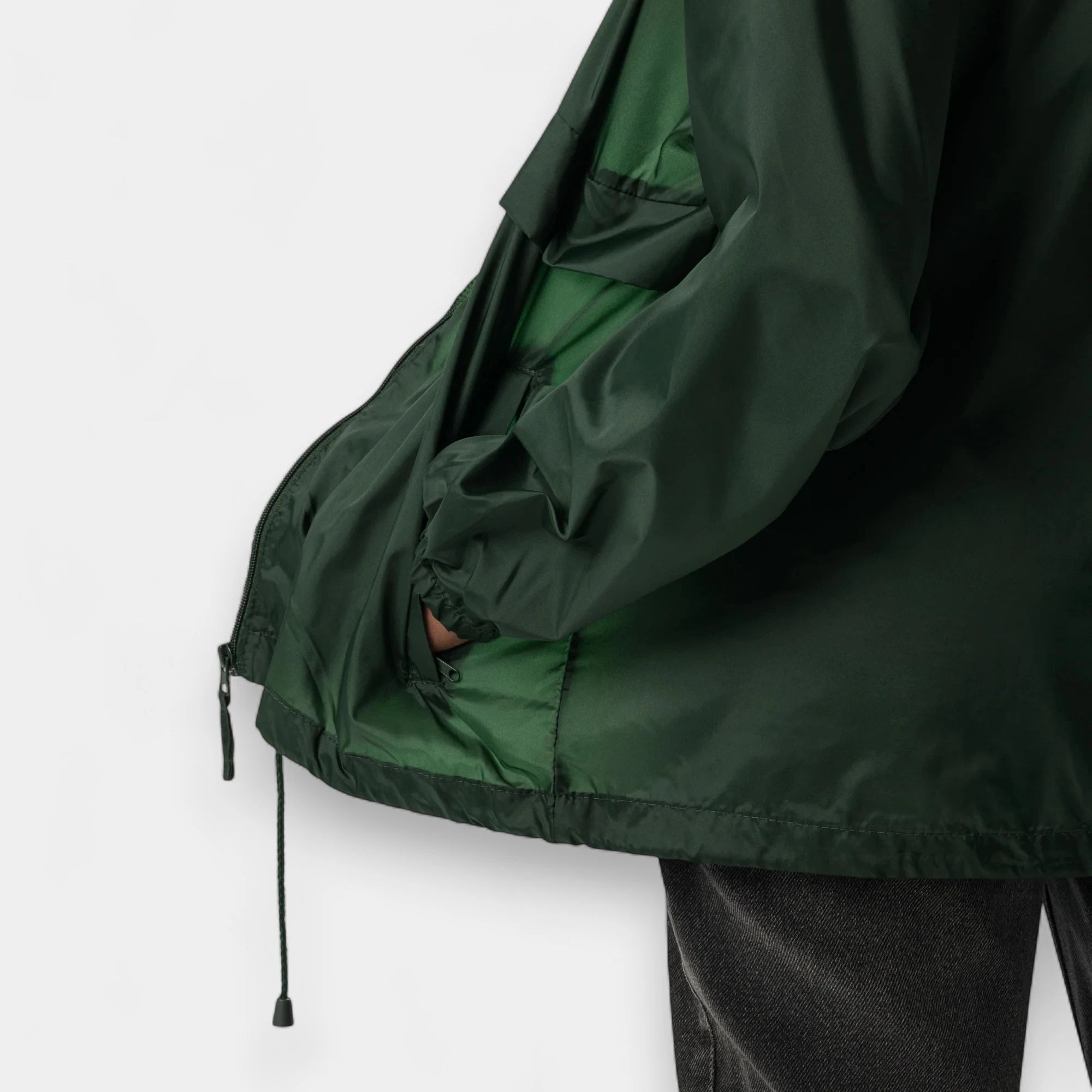 UNISEX WINDBREAKER, LIGHTWEIGHT WATER-REPELLENT JACKET, CASUAL SPORTY JACKET, OUTDOOR ADVENTURE WEAR, HIKING CAMPING RUNNING JACKET, ZIP CLOSURE, ELASTIC CUFFS, HOOD WITH DRAWSTRING, 2 ZIP POCKETS, REGULAR FIT JACKET, DURABLE POLYAMIDE FABRIC, OEKO-TEX CERTIFIED, PETA-APPROVED VEGAN, FASHIONABLE AND FUNCTIONAL OUTERWEAR, EVERYDAY ACTIVEWEAR, PREMIUM WINDBREAKER FOR MEN AND WOMEN, TRAVEL JACKET, ALL-WEATHER JACKET, COMFORTABLE AND STYLISH CASUAL JACKET, SPORTS AND OUTDOOR APPAREL